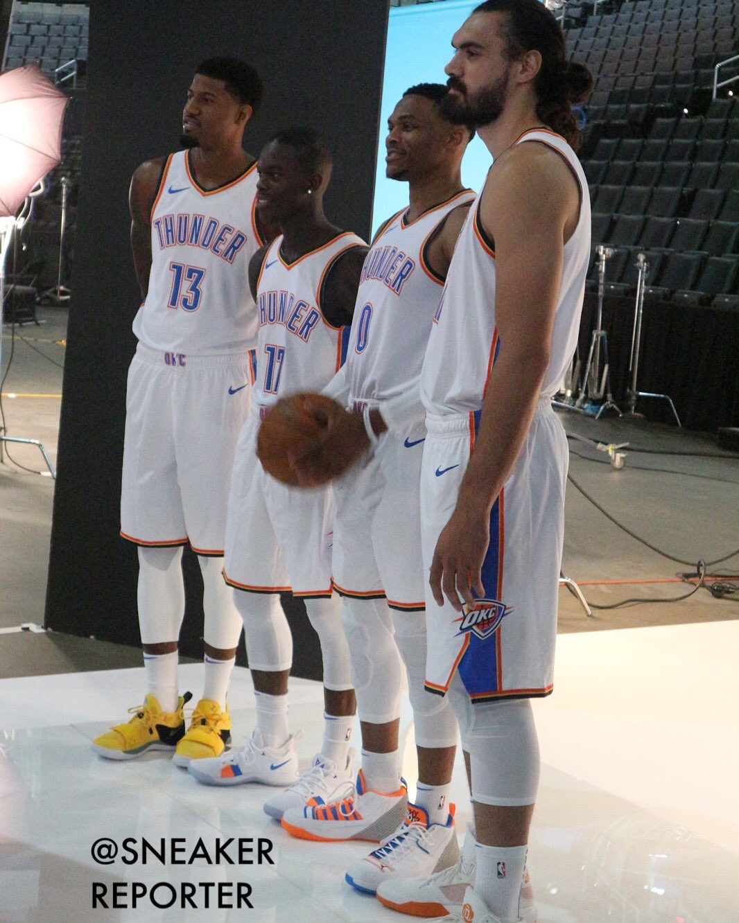 意媒：德国警方正调查以色列球迷在斯图加特演唱的歧视性歌曲（意媒称德警方调查以色列球迷在斯图加特唱涉歧视歌曲）