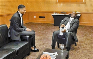 马内：萨拉赫是那种一看到球门就谁也不看的人，这是他的天性（马内：萨拉赫见门就不看人，天性使然）