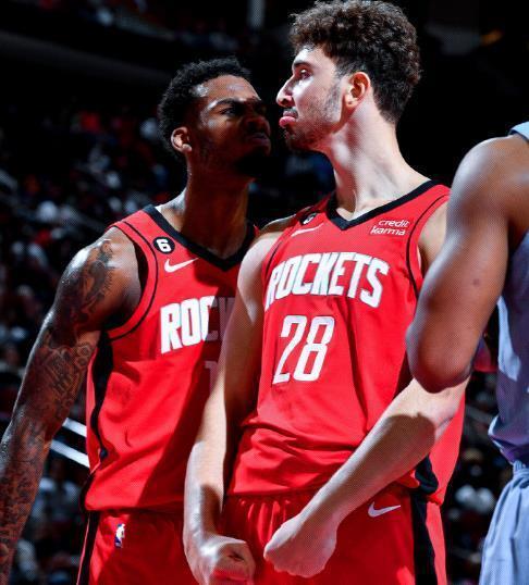 意媒：上个月跖骨骨折的梅雷特还将缺阵20天，意超杯有望复出（意媒：梅雷特上月跖骨骨折仍需休战约20天，或在意超杯复出）