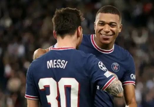 东体：特维斯在申花时训练都由自己决定，波耶特控制不了球队（东体：申花时期特维斯自定训练计划，波耶特难掌控球队）