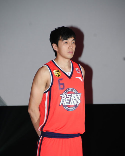 意甲战报：贝内德扎克点射、恩佐拉直红，比萨0-1帕尔马（帕尔马1-0力克比萨：贝内德扎克点球，恩佐拉直红）