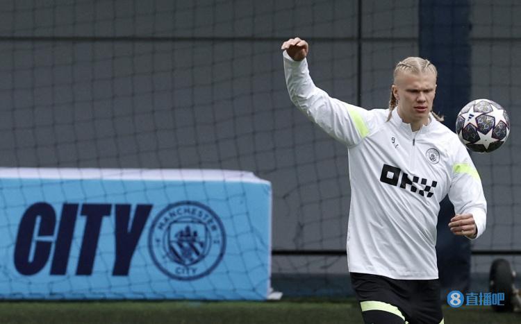 西蒙尼：我们一直在练定位球；现在不考虑前八只考虑奥维耶多（西蒙尼：定位球练不停；当下不看前八只盯奥维耶多）
